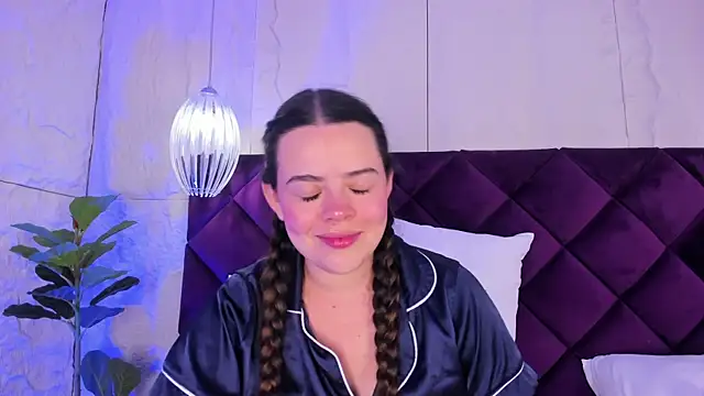 Alicee_ross live cam on StripChat
