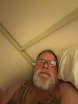 Caesar_Baxter webcam
