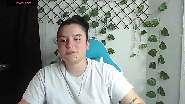 Nika_1_ live cam on StripChat