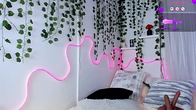 Samii_Evans webcam