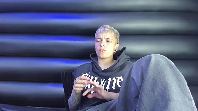 Megan_Thompson_ webcam