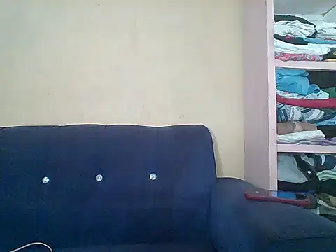 awino001 live cam on StripChat