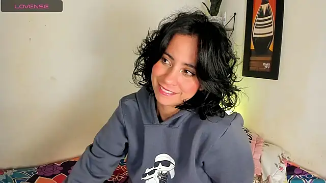 adriannyp_1 live cam on StripChat