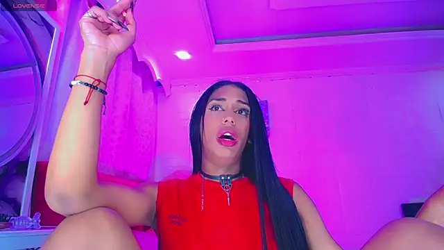 NahomiCamper live cam on StripChat