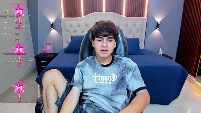 Tommy18__ live cam on StripChat
