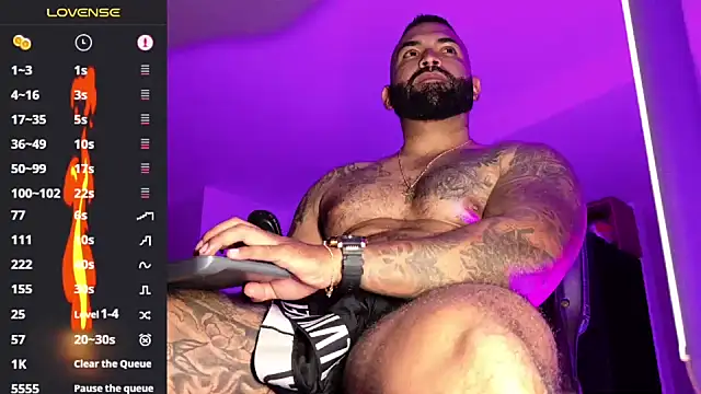Max-prada live cam on StripChat