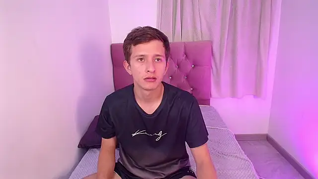 mae_nathan_ live cam on StripChat