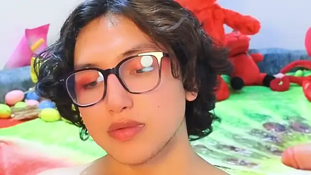 -BlueOpal- live cam on StripChat