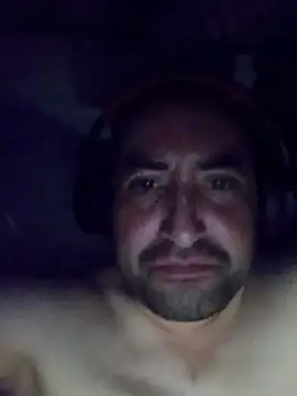 Brandon_Lee83@xh live cam on StripChat