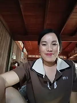 yu--yo live cam on StripChat