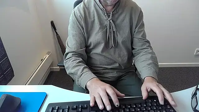 Buggemann live cam on StripChat