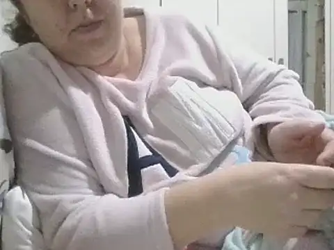 MilaneseSmelter live cam on StripChat