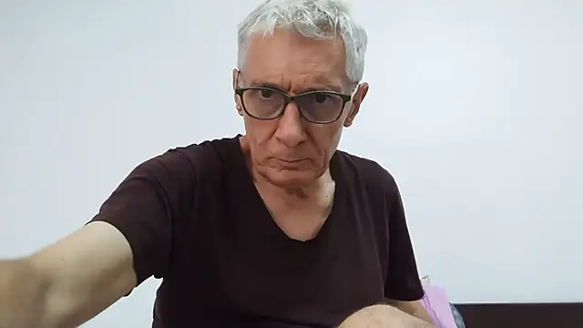 BIGUNCUTHARDCOCK live cam on StripChat