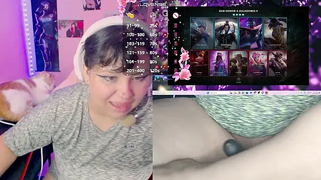 crystal7u7 live cam on StripChat