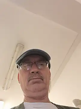 loverboyxxx69 webcam