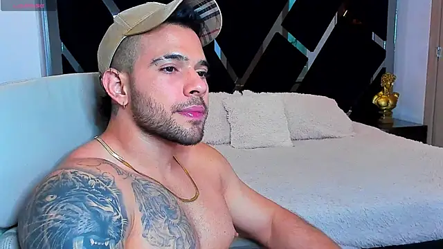 Raytorres live cam on StripChat