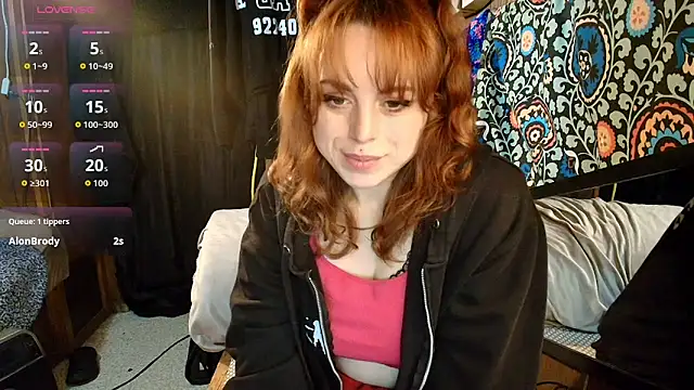 ElinaLaverins webcam