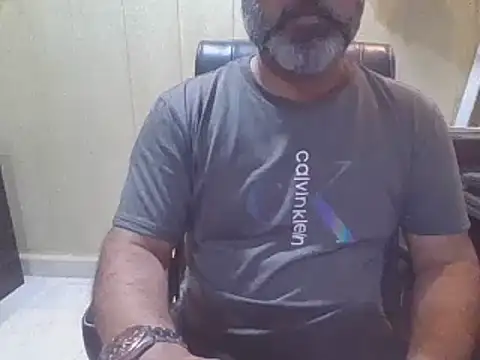 hairymaster95 live cam on StripChat