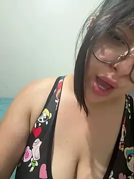 MileyGia live cam on StripChat
