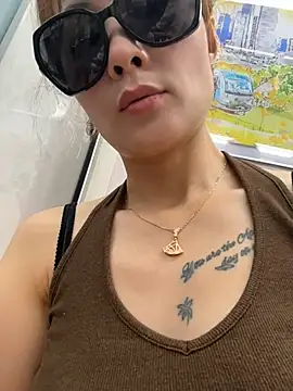 okgirl_23 live cam on StripChat