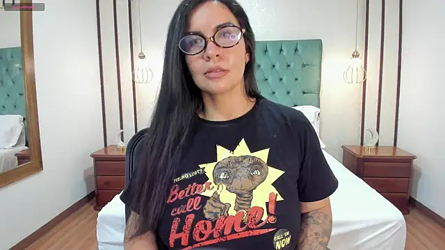 Hannah_Cross webcam