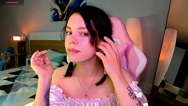 Maya_Campbell webcam