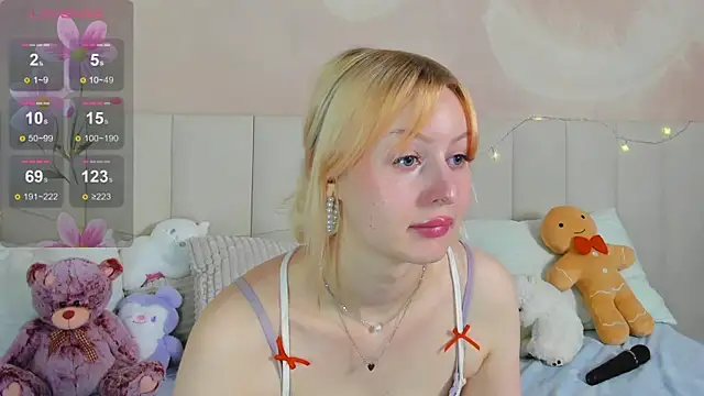 AdeleSilvy webcam