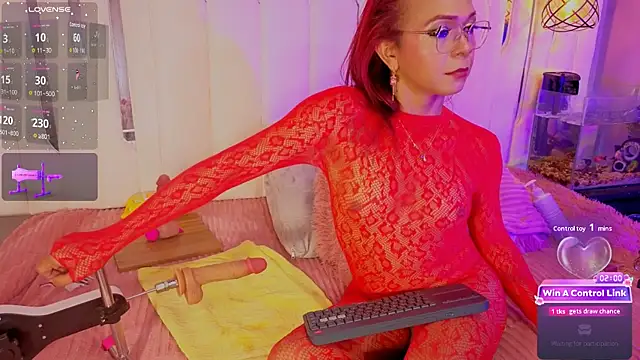housegirl_bigcock webcam
