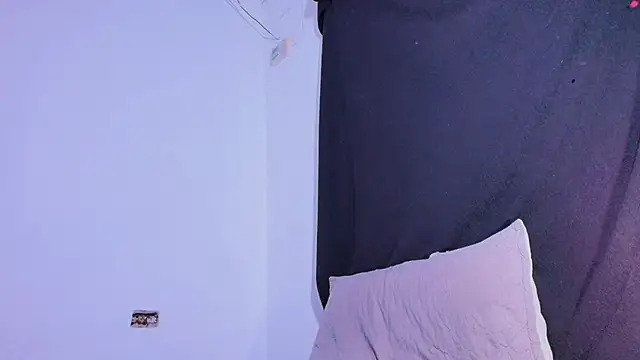KaelMoreau live cam on StripChat