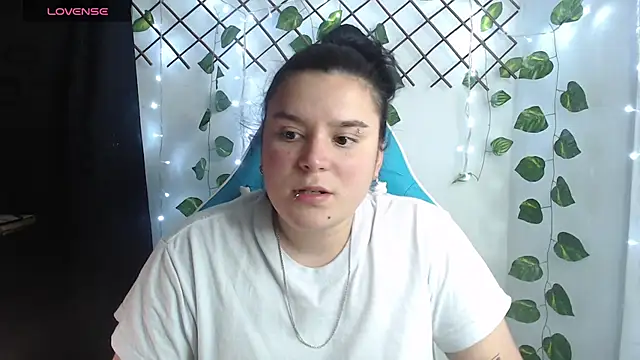 Nika_1_ live cam on StripChat