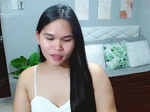 AlianaFord live cam on StripChat