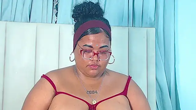 AlishaMonroe_ webcam