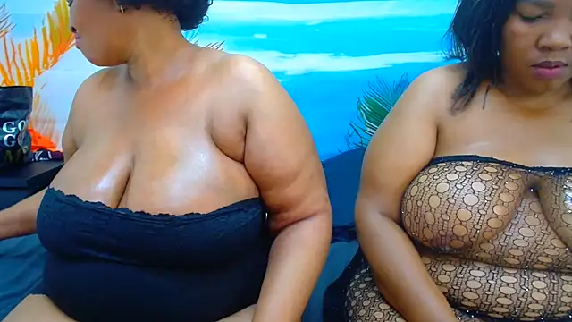 CURVYELEGANCExxx webcam