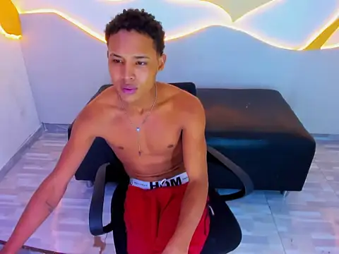 RafaelVander live cam on StripChat