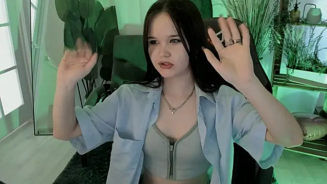 Elainebeness live cam on StripChat