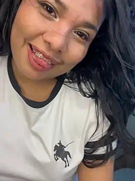 Rashell1_Queen live cam on StripChat