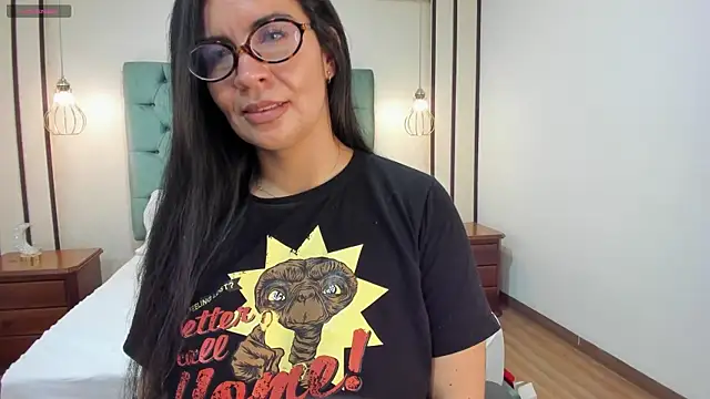 Hannah_Cross webcam