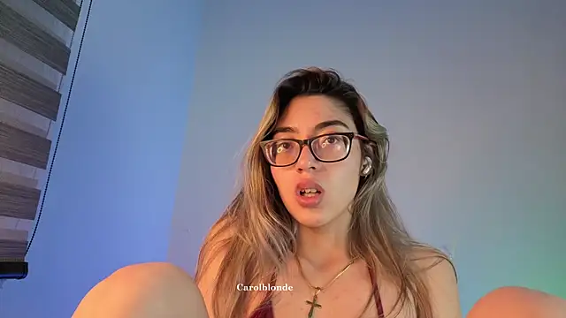 Carolblonde webcam