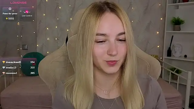 Shy_Polly webcam