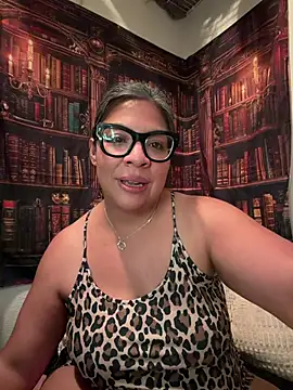 BettyWhispers webcam