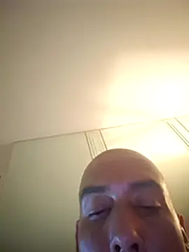 mikey2840 live cam on StripChat