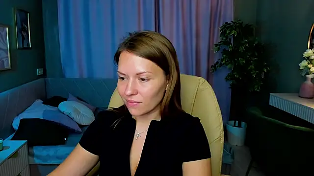 Kira_Miragee webcam
