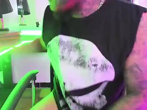 TattooedKlavel webcam