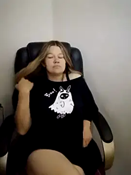 Juliamodest1 webcam