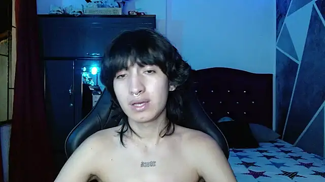 littlextreme live cam on StripChat