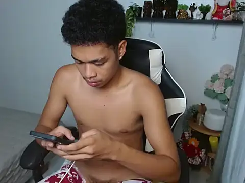 curlyasian_njxx webcam
