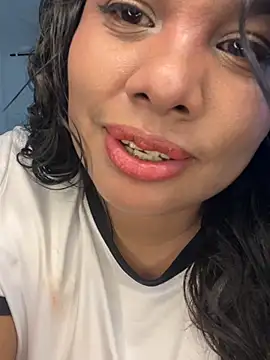 Rashell1_Queen live cam on StripChat