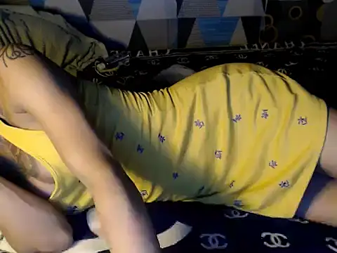 Trish_CurveCock webcam