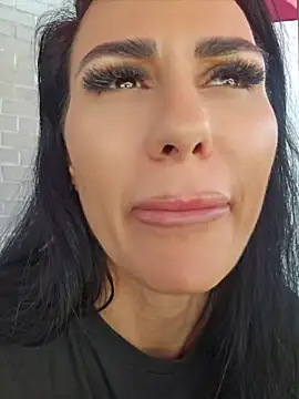 KatiaDivine webcam