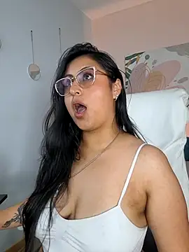 Amber_gold_ live cam on StripChat